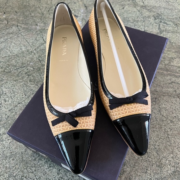 Prada Black and Cream Women's cap toe flats - Picture 2 of 6